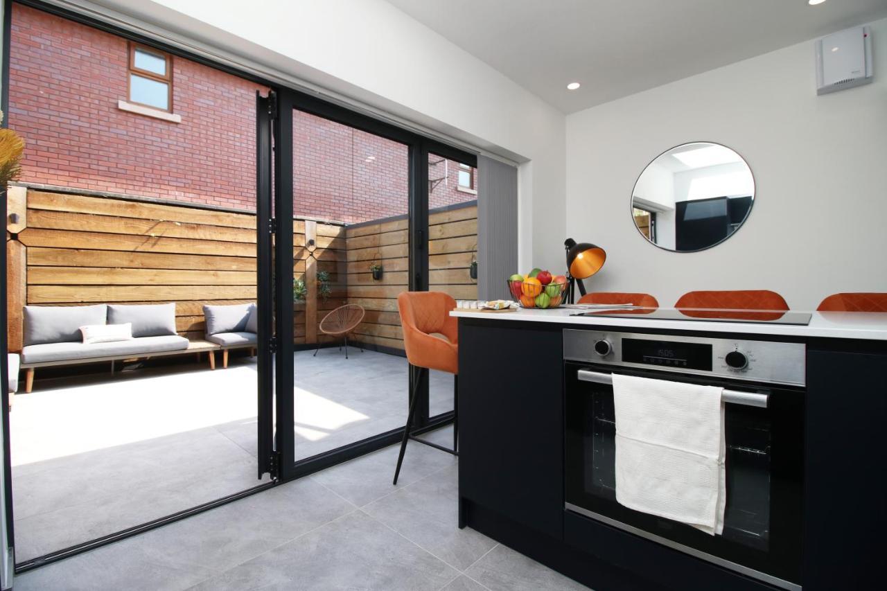New Spacious 2 Bed Getaway - Private Courtyard! - Underfloor Heating Cardiff Exterior foto