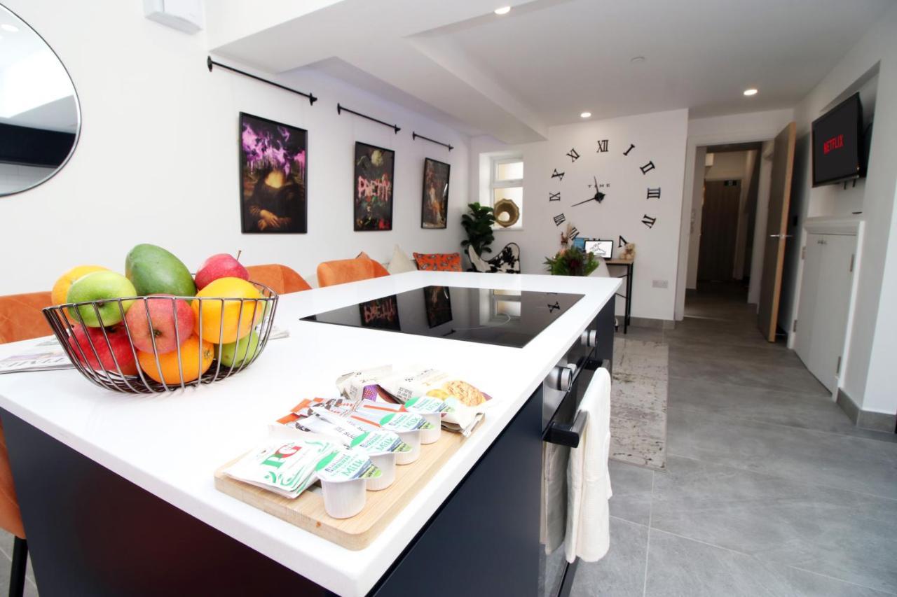 New Spacious 2 Bed Getaway - Private Courtyard! - Underfloor Heating Cardiff Exterior foto